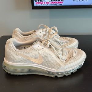 Youth Nike Airmax size 6Y